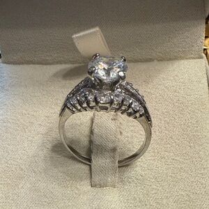 Elegant Silver Ring with Clear Stones